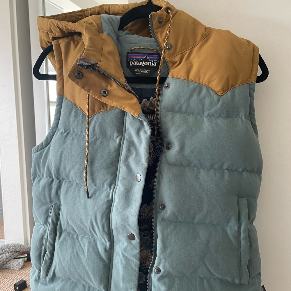 Patagonia Women's Two-Tone Puffer Vest